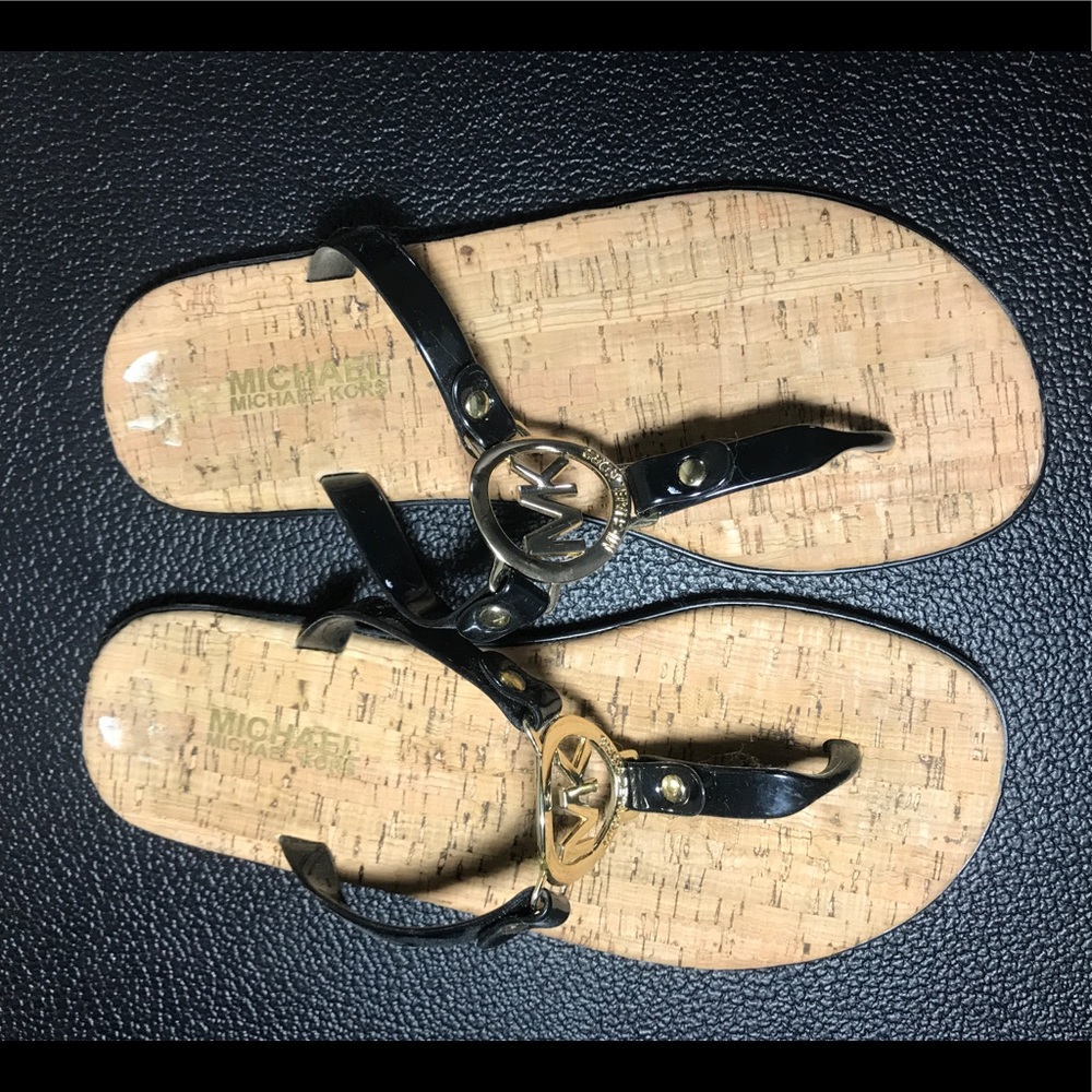 MK flip flop size 6